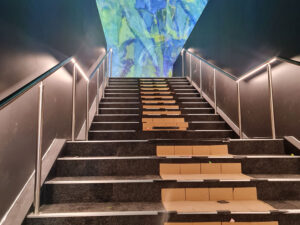 Lightrail_led_handrail_melbourne_exhibition_centre_the-lume