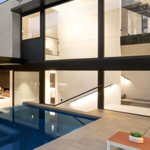 lightrail_SS38_led_illuminated_handrail_hawthorn2